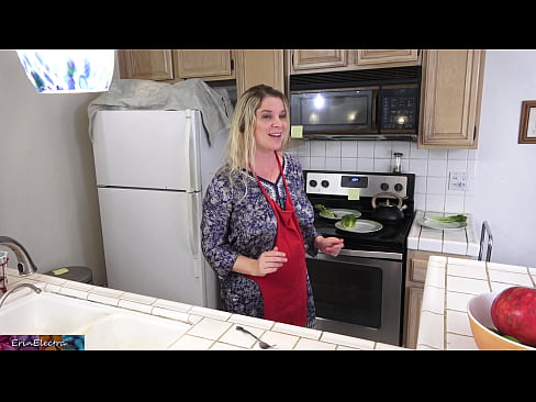 ❤️ A madrasta o ordenha na cozinha antes de sua data Porno em porno pt-br.tradeis.top