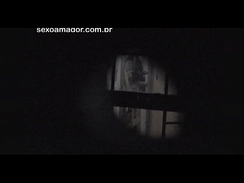 ❤️ Lourinho é secretamente filmado por um voyeur de bairro escondido atrás de tijolos ocos Porno em porno pt-br.tradeis.top